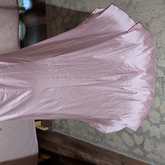 Mac Duggal Raspberry Satin Gown - Picture 7 of 9